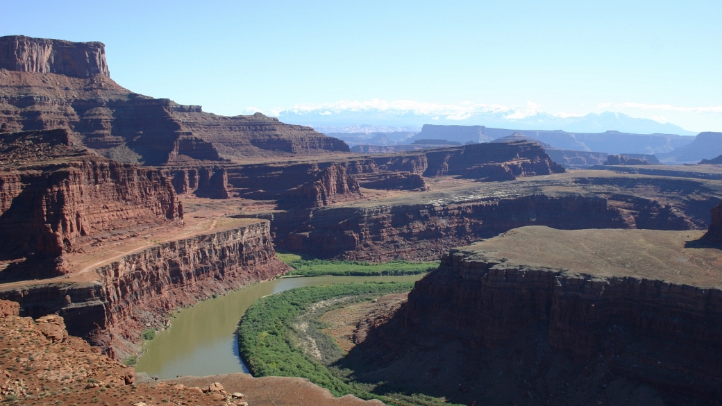 Vue sur le Colorado depuis le Shafer Trail, à Canyonlands National Park, près de Moab, Utah.