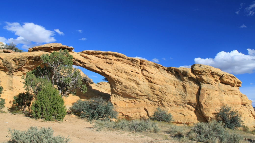 Autre vue sur de Dutchmens Arch, San Rafael Swell, près de Green River, Utah.