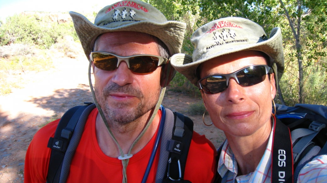 Stefano et Marie-Catherine à Arch Canyon, près de Blanding, Utah.