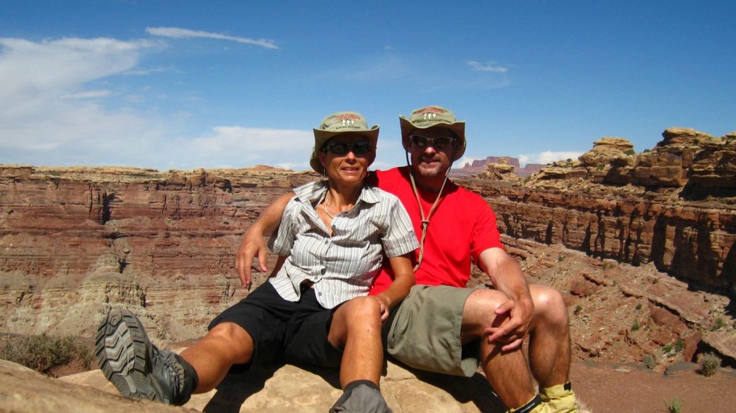 Stefano et Marie-Catherine à Confluence Overlook, là où le Green River et le Colorado se rejoignent.