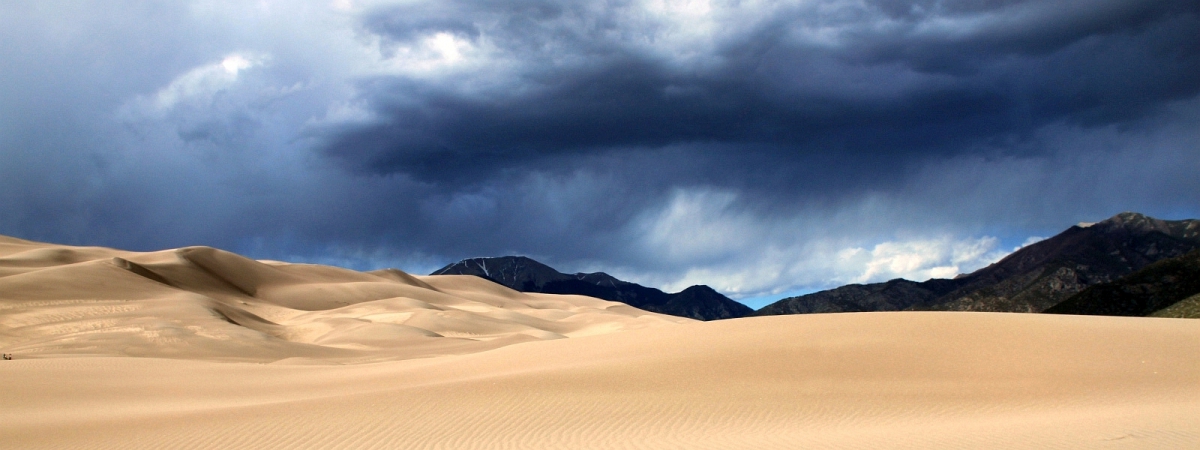 belle vue sur les dunes de sable de Great Sand Dunes National Park, près d'Alamosa, Colorado.