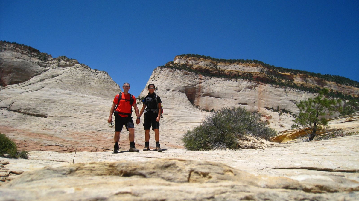 Checkerboard Mesa Arch Trail – Zion National Park – Utah