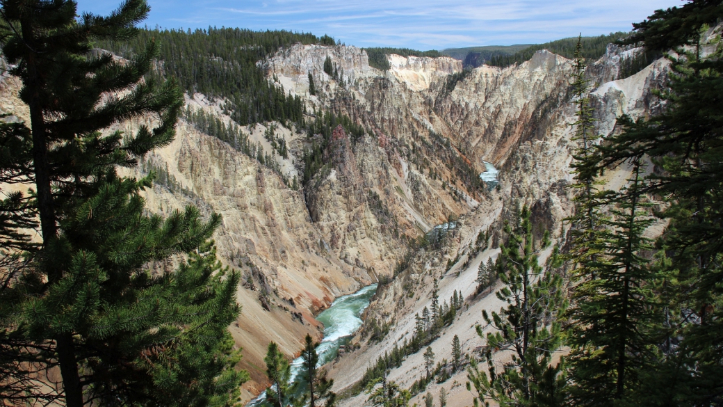 Le Grand Canyon de Yellowstone dans toute sa splendeur… À Yellowstone National Park.