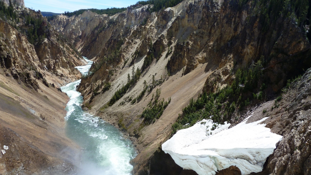 Aperçu du Grand Canyon of the Yellowstone depuis le North Rim Trail. À Yellowstone National Park.