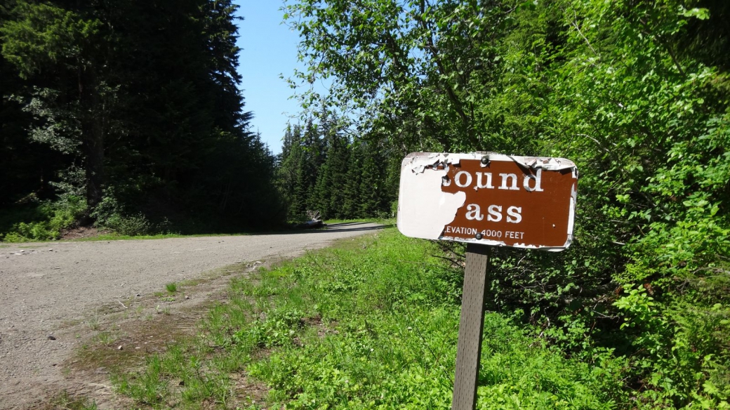 Ancien panneau du Round Pass, au Mount Rainier National Park.