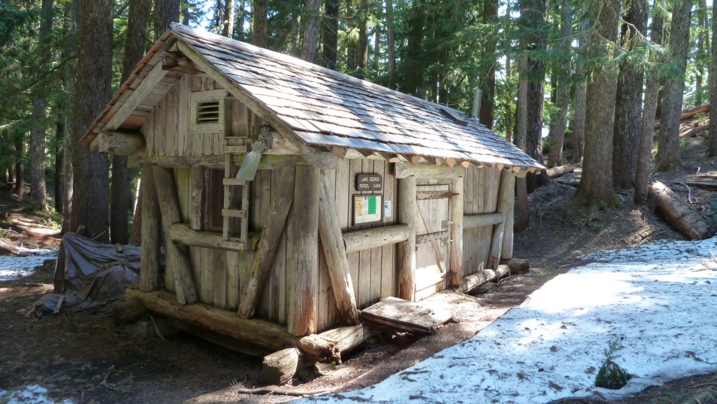 Lake George Patrol Cabin - Mount Rainier