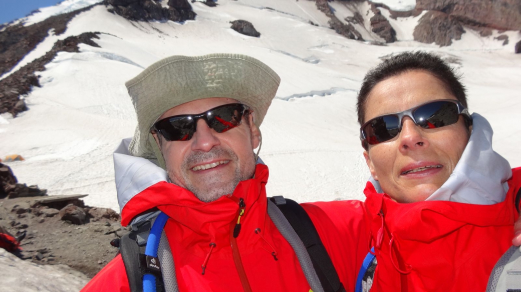 Stefano et Marie-Catherine à Camp Muir, au Mount Rainier National Park.