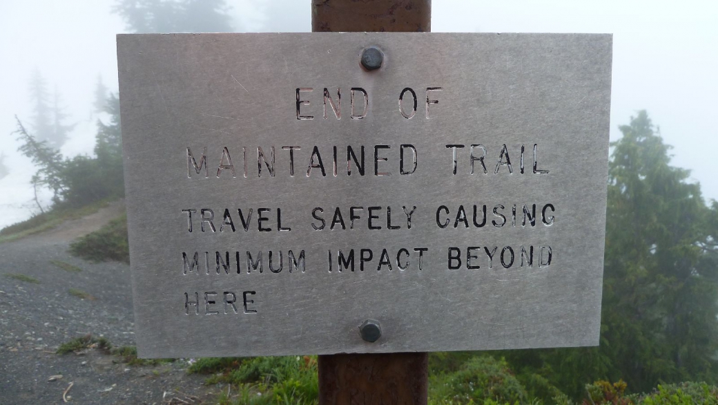 Panneau à la fin du sentier Eagle Peak Trail, au Mount Rainier National Park.