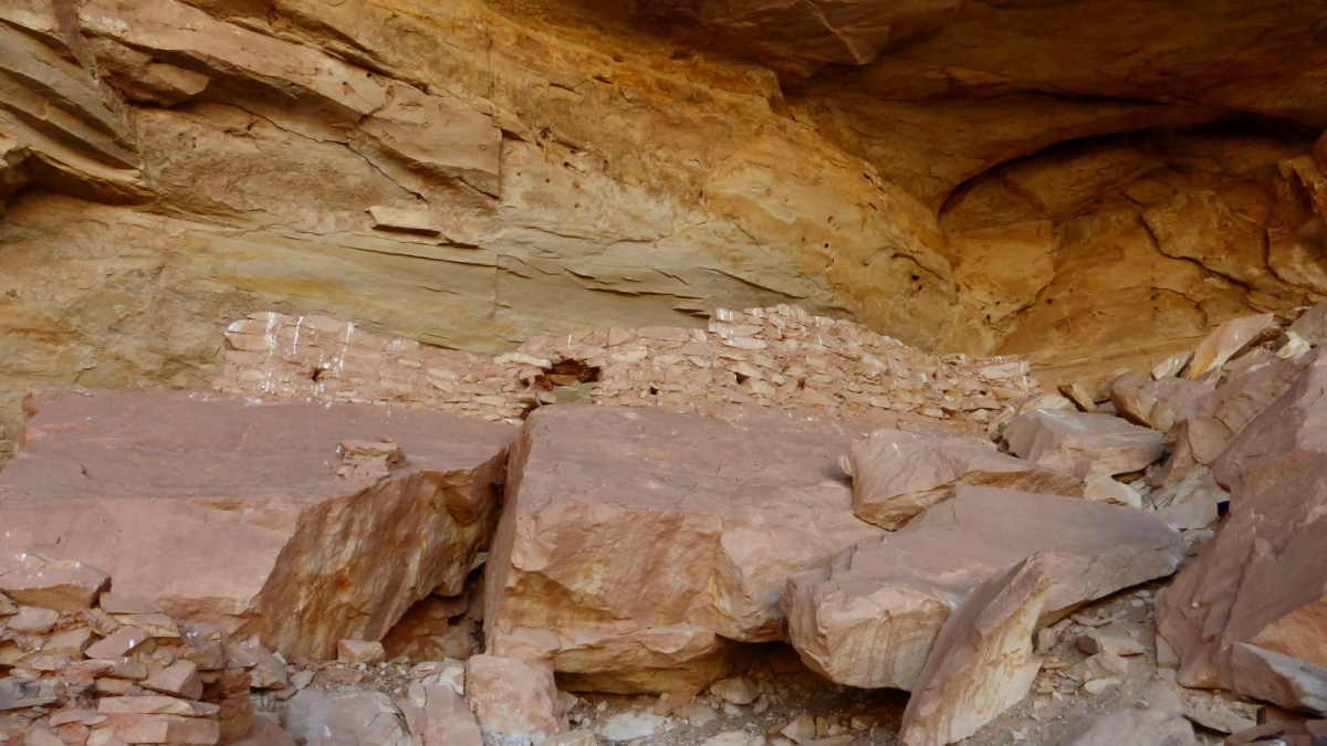 Ballroom Cave Ruins – Cedar Mesa – Utah