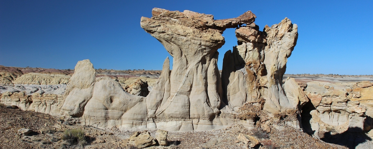 Dune de sable sculpté à De-Na-Zin Wilderness, près de Bloomfield, au Nouveau-Mexique.