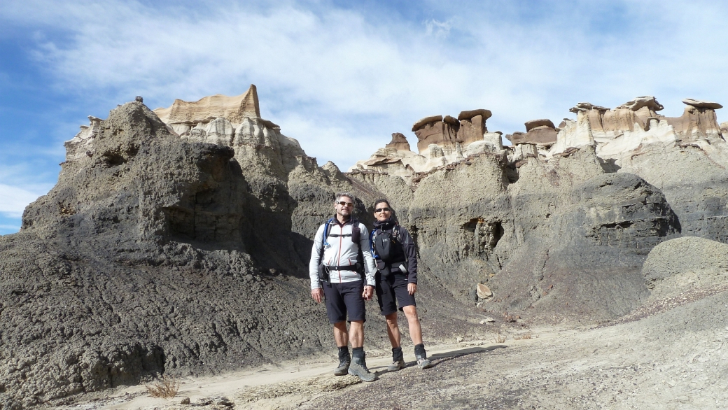 Stefano et Marie-Catherine à Bisti Wilderness, au Nouveau-Mexique.