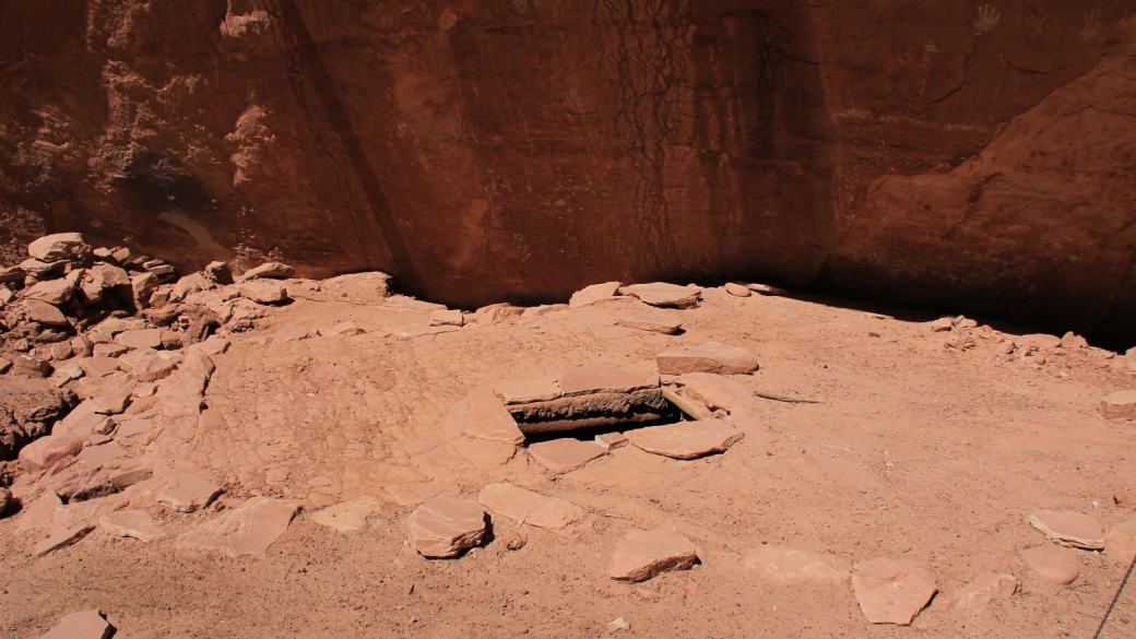 Un kiva avec son toit intact, trouvé dans le White Canyon, à Natural Bridges National Monument.