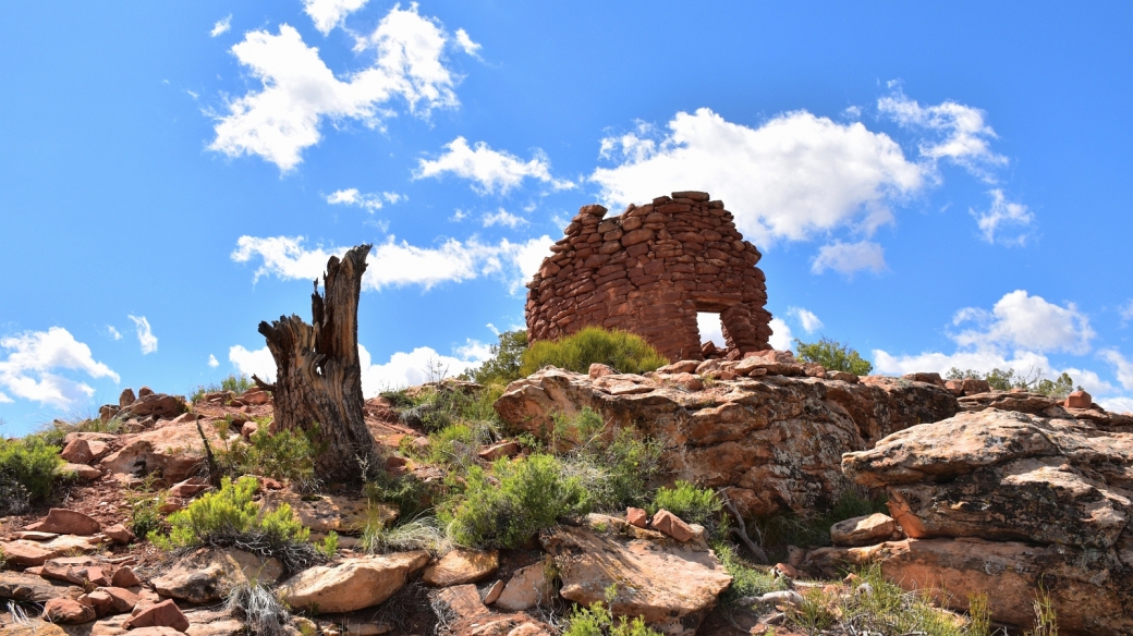 Cave Tower Ruins - Cedar Mesa