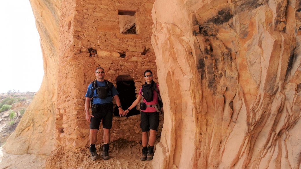 Stefano et Marie-Catherine à Tower House Ruin, sur le Comb Ridge, Utah.