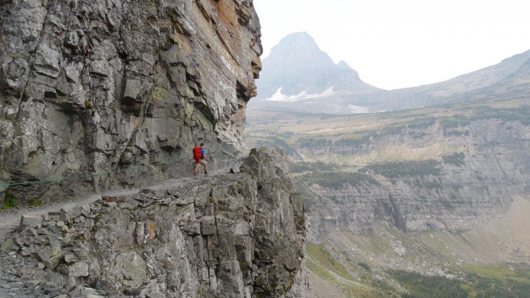 Stefano sur le derniers mètres du Highline Trail, avant d'arriver au Logan Pass. Glacier National Park, Montana.