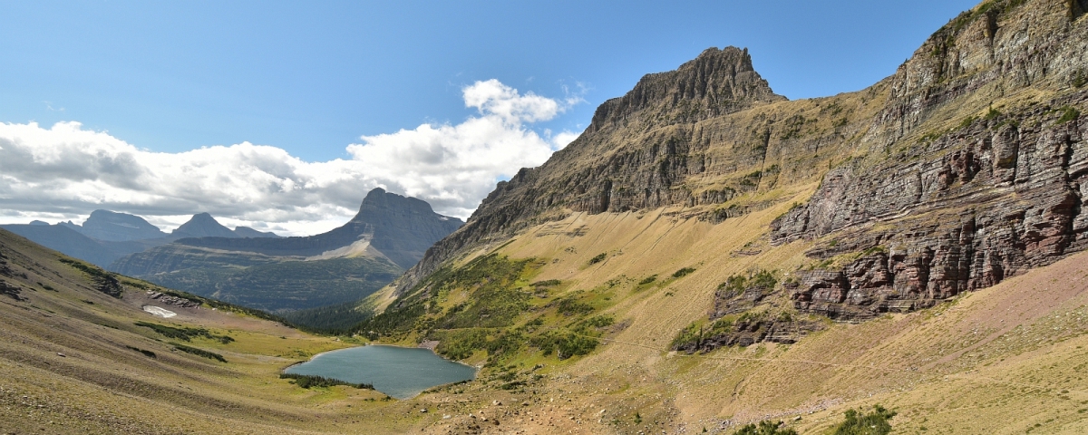 Vue sur le Ptarmigan Lake, à Glacier National Park, dans le Montana.