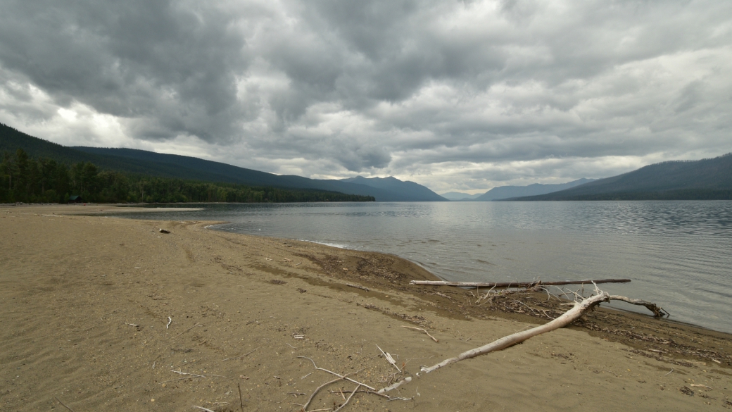 Vue sur Lake McDonald, à Glacier National Park, dans le Montana.