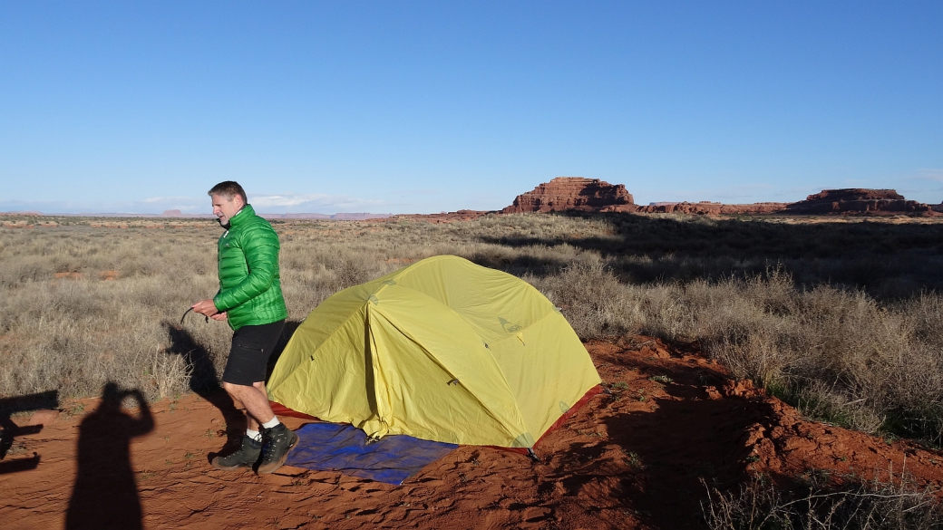 Stefano devant la tente au Needles Outpost en 2016. Canyonlands National Park, dans l'Utah.