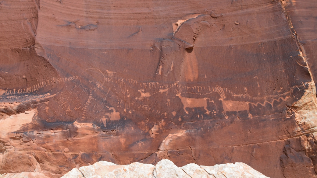 Autre vue sur le Procession Panel, dans la Cedar Mesa, Utah.