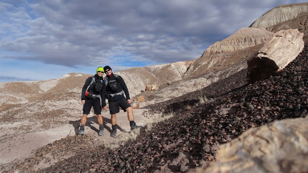 Stefano et Marie-Catherine quelque part sur le Blue Forest Trail, à Petrified Forest National Park, Arizona.