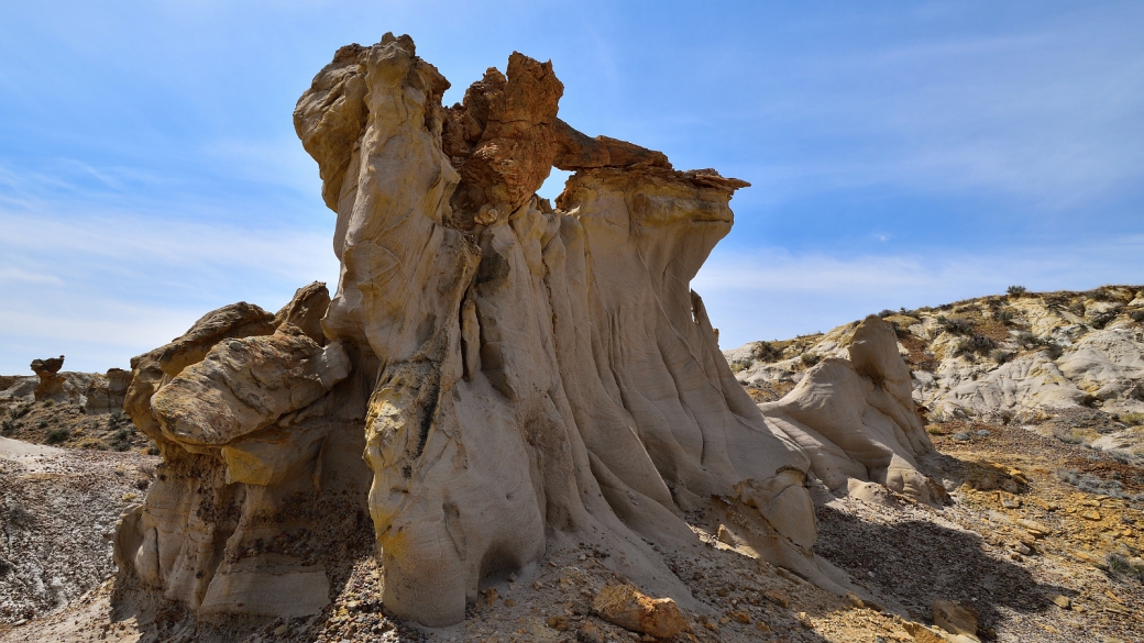 Hoodoo aux formes surprenantes à De-Na-Zin Wilderness, près de Bloomfield, au Nouveau-Mexique.