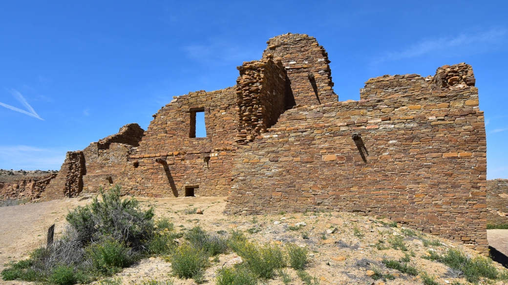 Belle vue sur un côté du Pueblo Del Arroyo, à Chaco Culture National Historical Park, au Nouveau-Mexique.