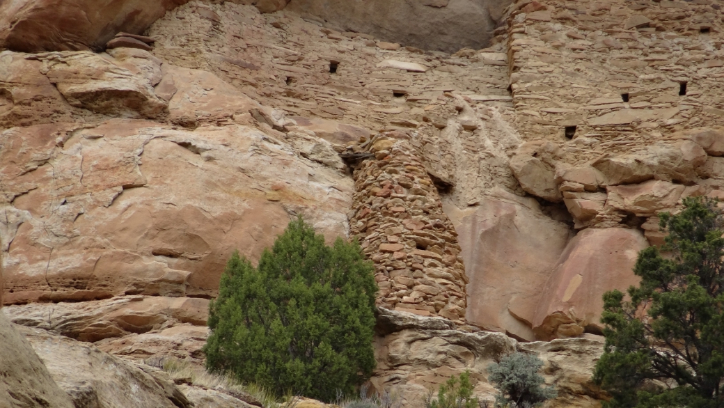 Vue sur la tour qui relie les deux niveaux du Shaft House Pueblito, à Crow Canyon, au Nouveau-Mexique.