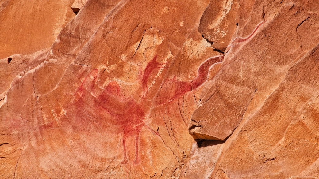 Les mystérieux dessins du Black Dragon Panel, qui en réalité ne représenterait pas un dragon. Près de Green River, dans l'Utah.