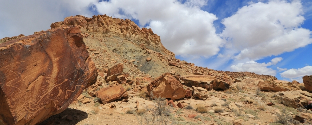 Le Snake Panel aux pieds du Molen Reef, sur la Moore Cutoff Road, dans l'Utah.