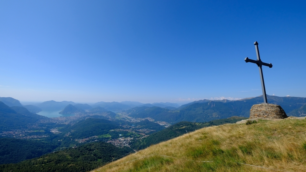 Vue sur la vallée du Cassarate et Lugano depuis le Motto della Croce.