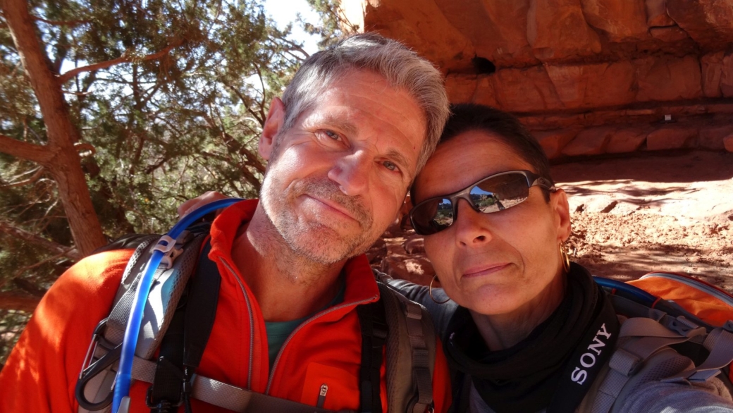 Stefano et Marie-Catherine à Palatki Heritage Site, près de Sedona, dans l'Arizona.