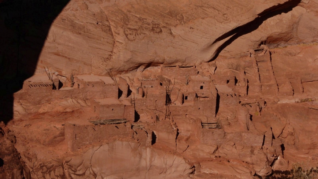 Zoom sur le peublo de Betatakin, à Navajo National Monument.