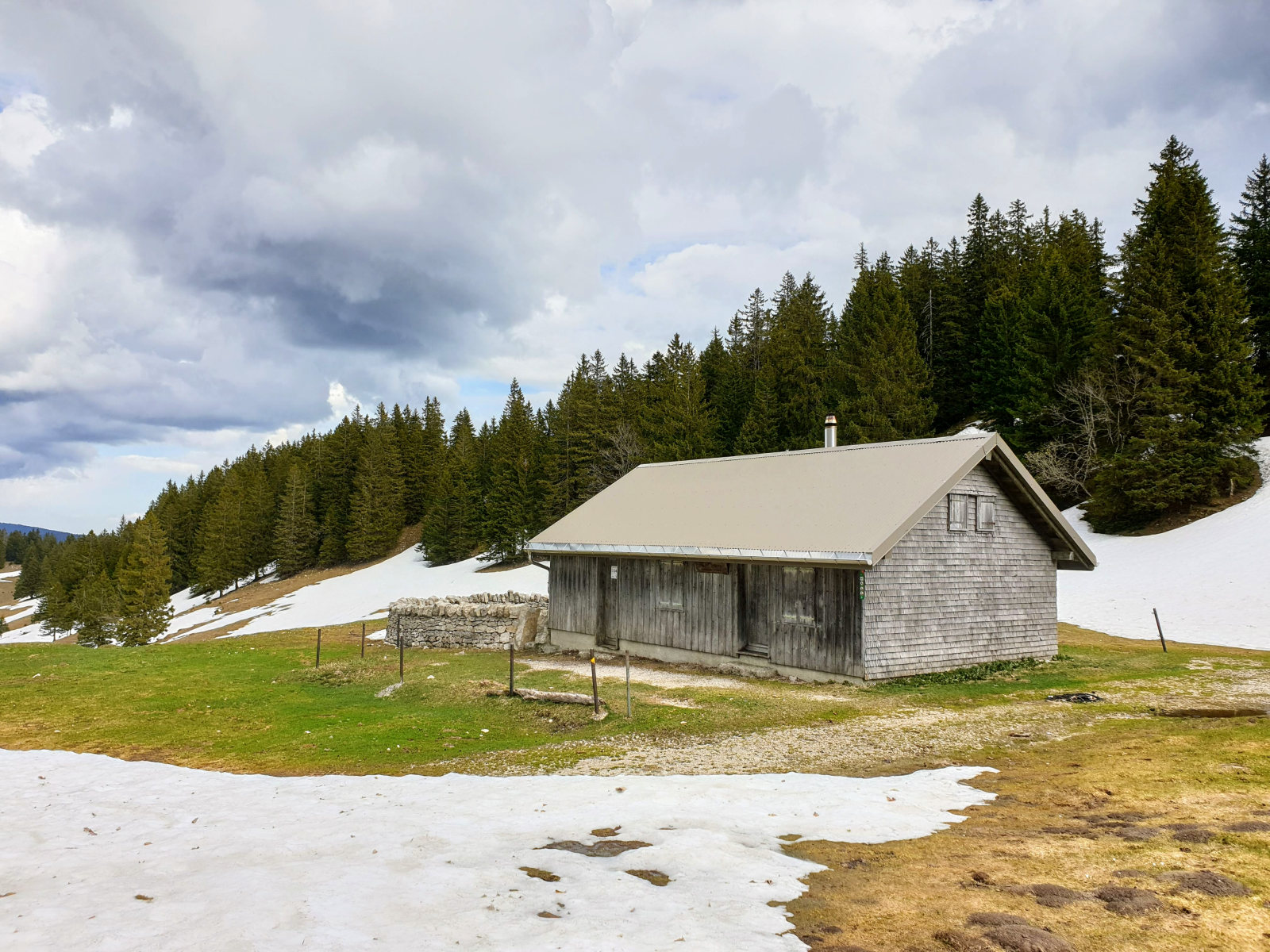 Cabane des Électriciens – Arzier-Le Muids – Vaud – Suisse