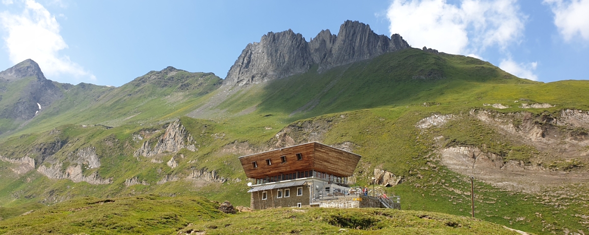 Griessee et la cabane Corno-Gries-featured