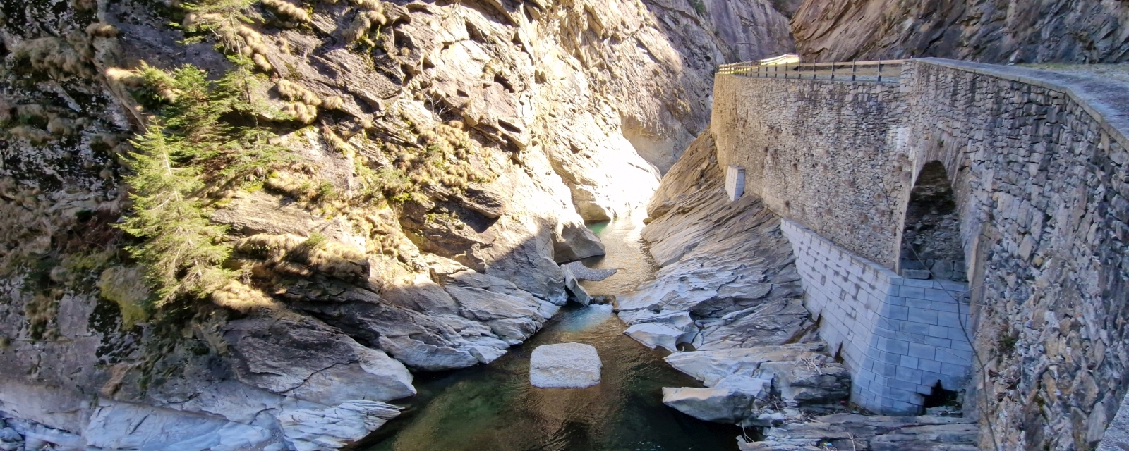 Gorges du Piottino – Gola del Piottino